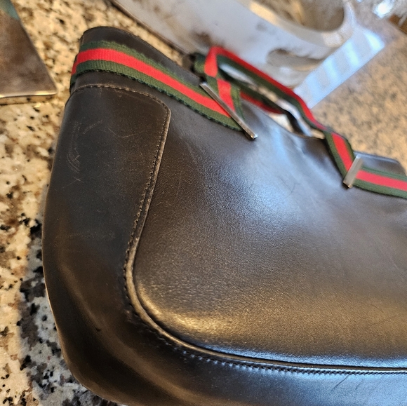Authentic Mini Gucci Leather Handbag - Picture 14 of 17